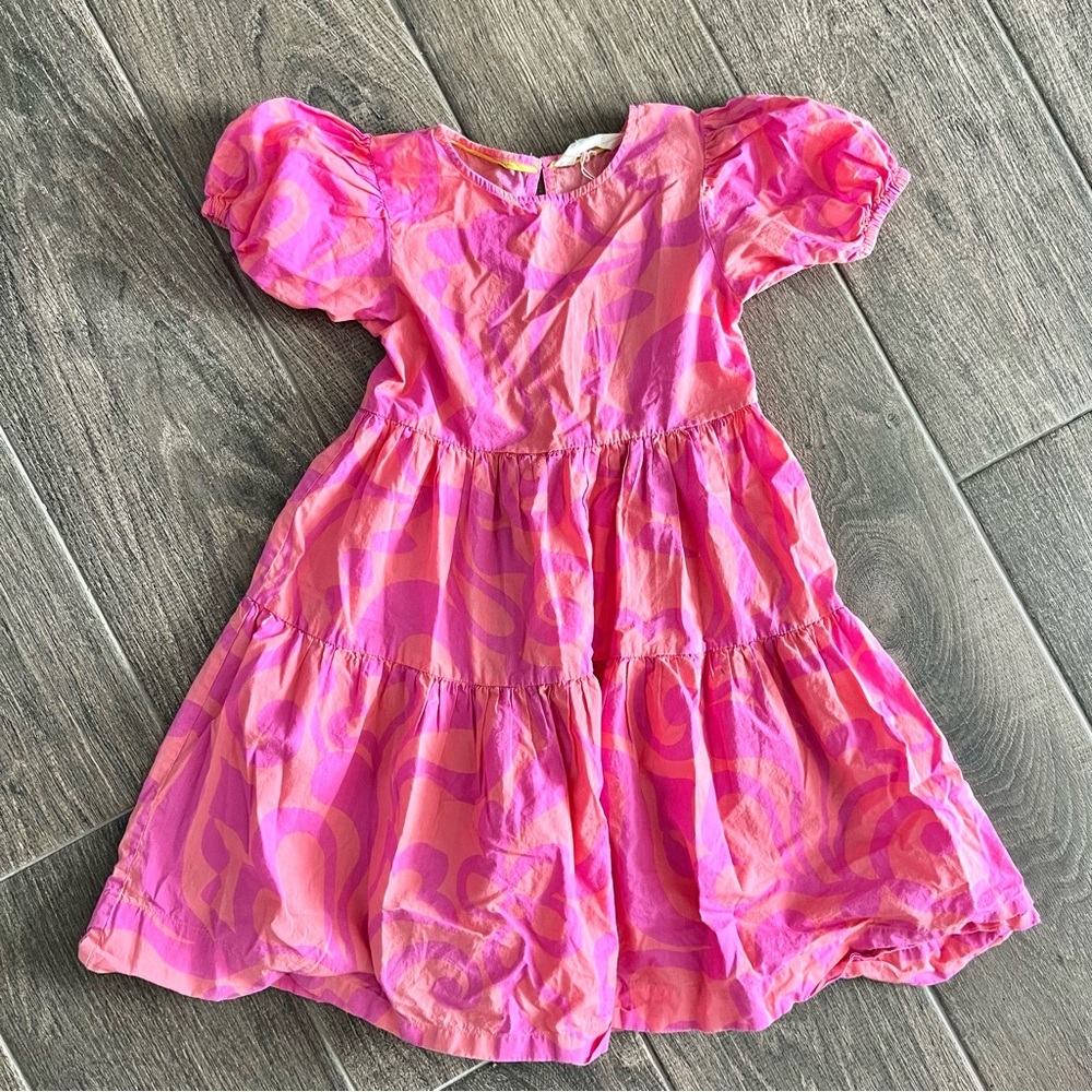 Mini Boden / Girl’s Tiered Printed Cotton Dress in Peach Punch Summer Stencil
